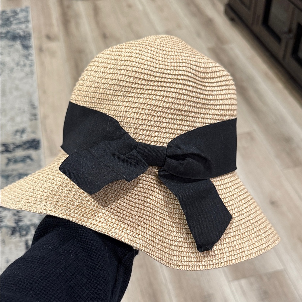 Milani Black and Tan Women's Hat